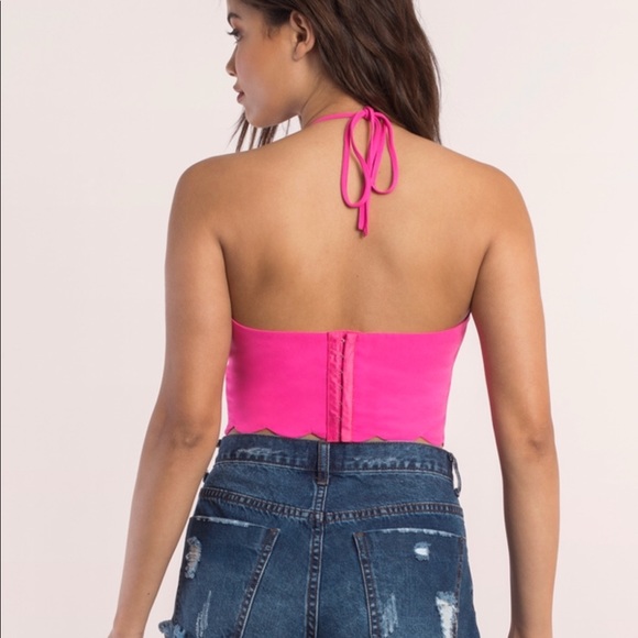 Scalloped crop top with keyhole - Picture 3 of 8